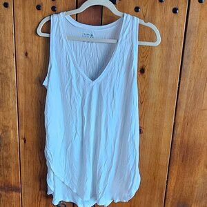Express white split hem tank